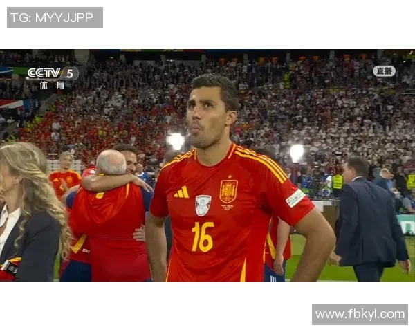 世界杯预选赛荣获月度最佳球员，实至名归